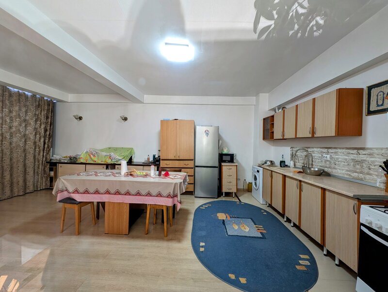 Brancoveanu aproape de metrou si parc, P+M pretabil spatiu birouri/locuinta