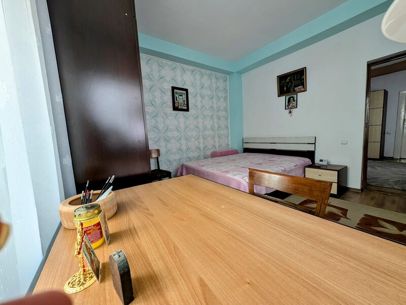 Brancoveanu aproape de metrou si parc, P+M pretabil spatiu birouri/locuinta