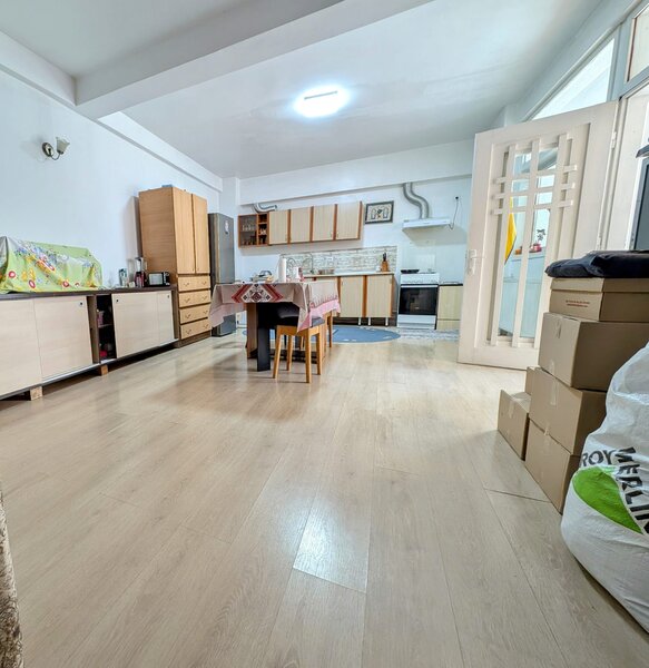 Brancoveanu aproape de metrou si parc, P+M pretabil spatiu birouri/locuinta