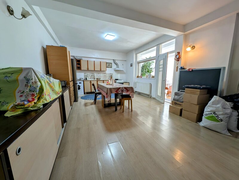 Brancoveanu aproape de metrou si parc, P+M pretabil spatiu birouri/locuinta