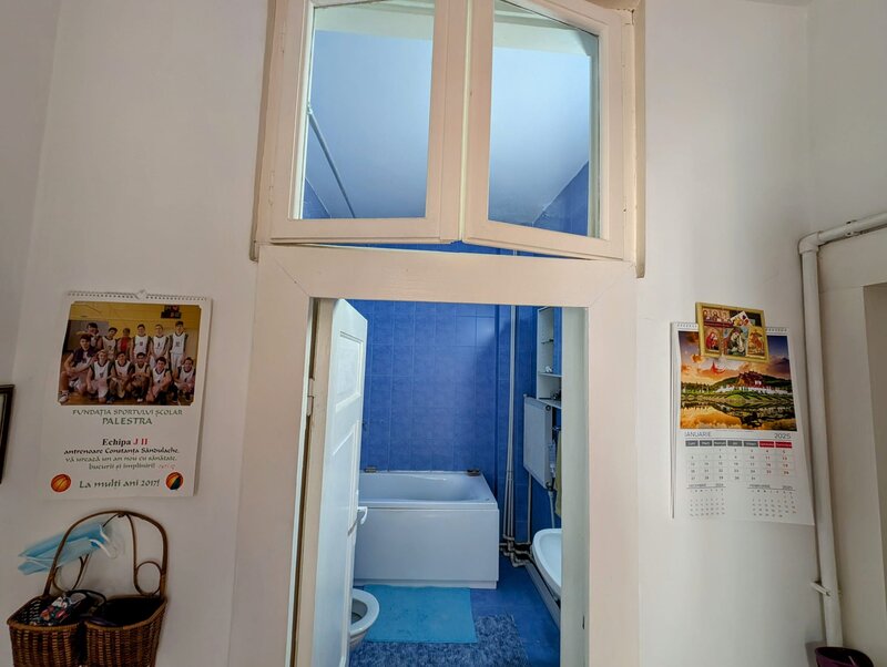 Brancoveanu aproape de metrou si parc, P+M pretabil spatiu birouri/locuinta