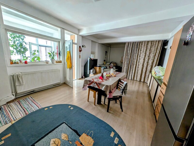 Brancoveanu aproape de metrou si parc, P+M pretabil spatiu birouri/locuinta